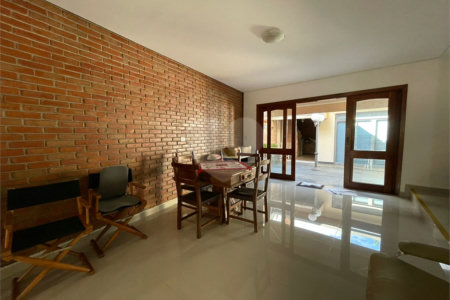 Sobrado à venda com 3 quartos, sendo 2 suítes, em Alto da Boa Vista, São Paulo, SP