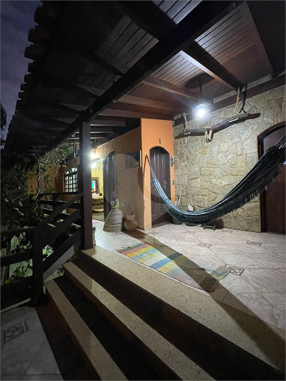 Sobrado à venda com 4 quartos, sendo 1 suíte,  em Vila Suissa, Mogi das Cruzes, SP