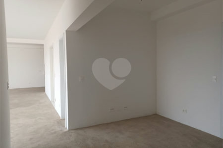 Apartamento à venda com 4 suítes em Real Parque, São Paulo, SP
