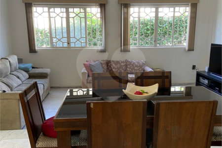 Casa à venda com 6 quartos, sendo 3 suítes,  em Marambaia, Vinhedo, SP