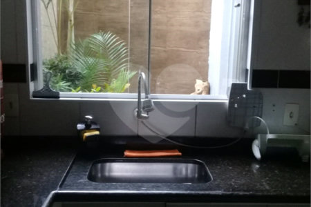 Sobrado à venda com 2 quartos, sendo 1 suíte, em Cidade Boa Vista, Suzano, SP
