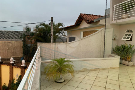 Sobrado à venda com 3 quartos, sendo 1 suíte, em Residencial Novo Horizonte I, Mogi das Cruzes, SP