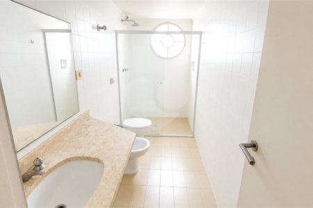 Apartamento à venda com 4 quartos, sendo 1 suíte, em Alto da Boa Vista, São Paulo, SP