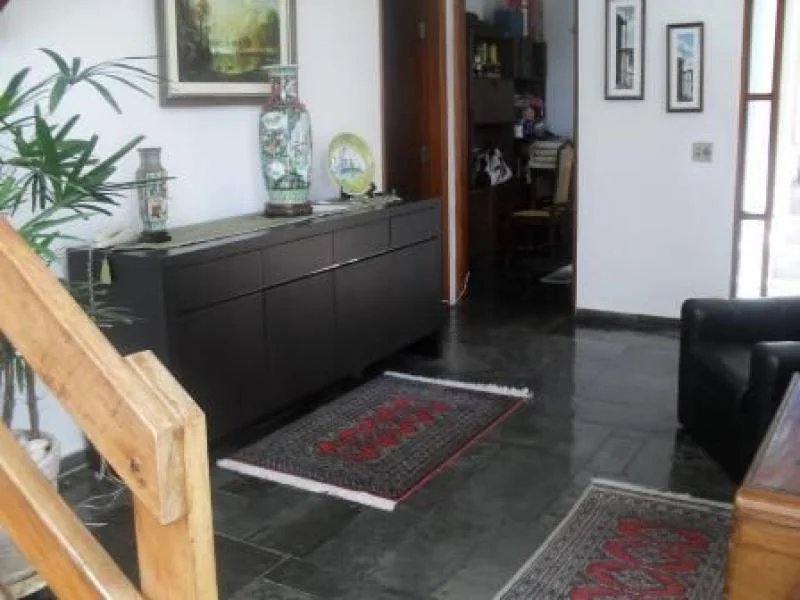 Sobrado à venda com 3 suítes em Jardim Leonor, São Paulo, SP