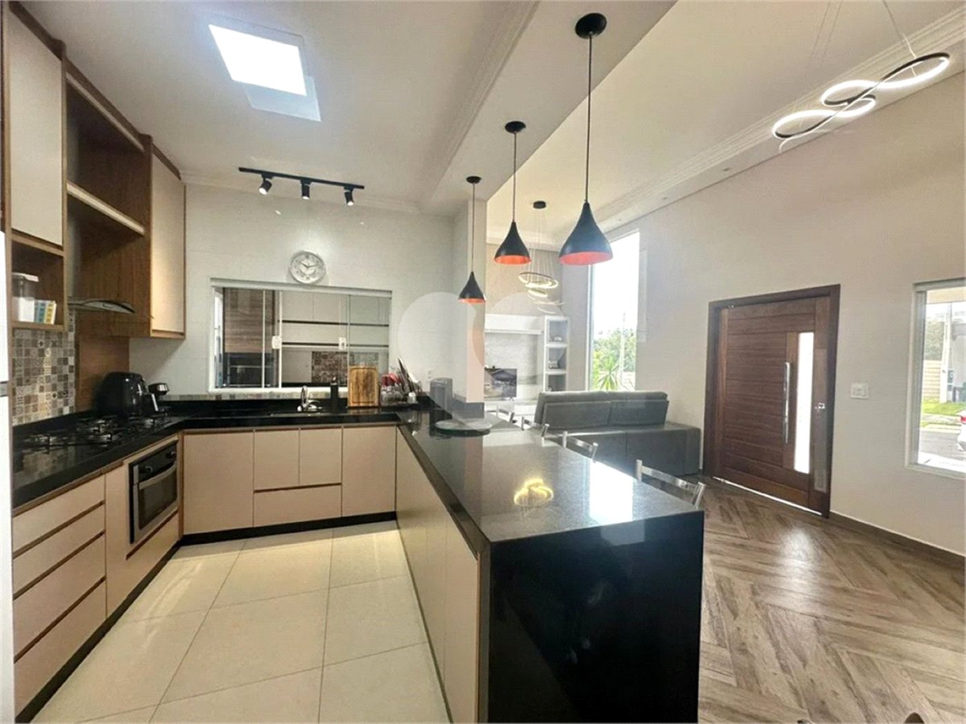 Casa à venda ou para alugar com 3 quartos, sendo 1 suíte,  no condomínio Vila Rica, Indaiatuba - SP