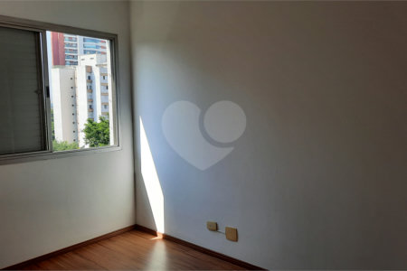 Apartamento à venda com 3 quartos, sendo 1 suíte, em Jardim Marajoara, São Paulo, SP