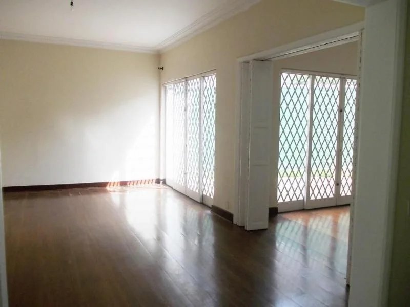 Casa à venda com 3 quartos, sendo 1 suíte,  no condomínio Praça Pero Vaz de Caminha,260, São Paulo - SP