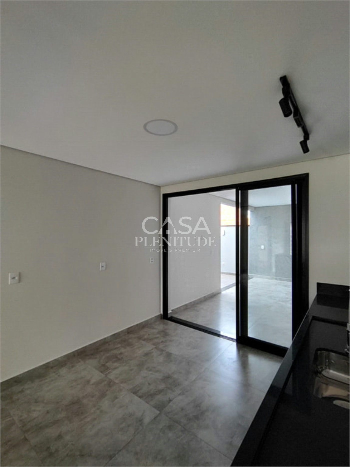 Casa em condomínio à venda com 3 quartos, sendo 1 suíte,  em Horto Florestal, Sorocaba, SP