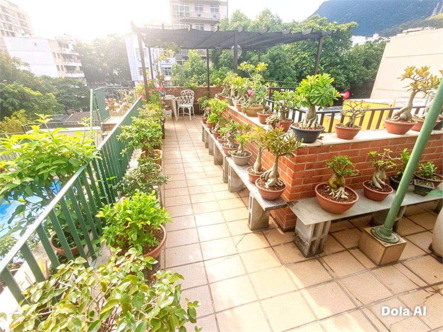 Casa à venda com 4 quartos, sendo 1 suíte,  em Tijuca, Rio de Janeiro, RJ