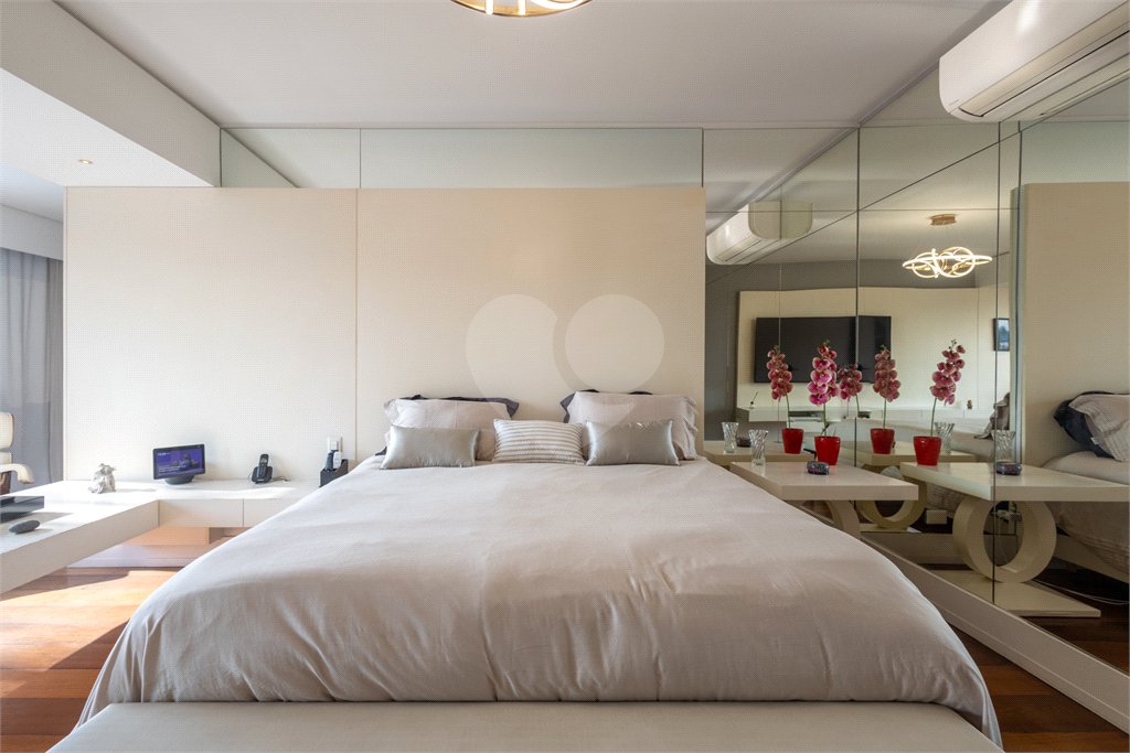 Casa à venda com 4 suítes em Jardim Guedala, São Paulo, SP