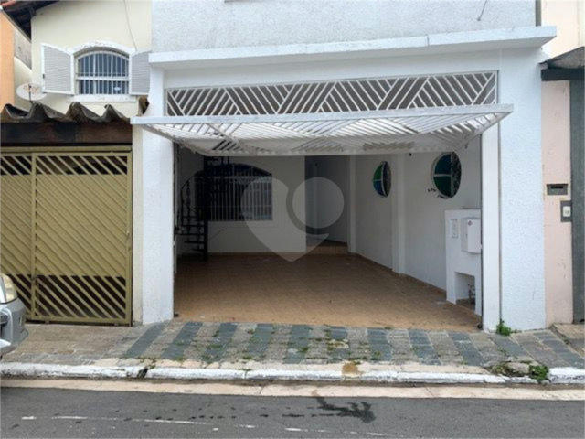 Sobrado à venda com 3 quartos, sendo 1 suíte,  em Tremembé, São Paulo, SP