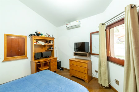 Casa à venda com 4 quartos, sendo 2 suítes, em Brooklin Paulista, São Paulo, SP