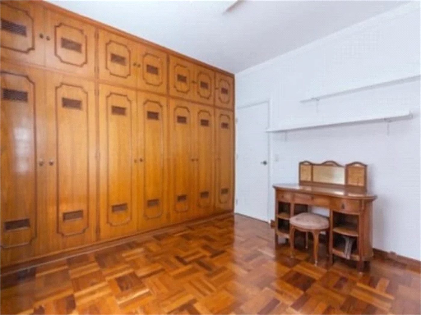 Casa à venda com 4 quartos, sendo 2 suítes, em Vila Morumbi, São Paulo, SP