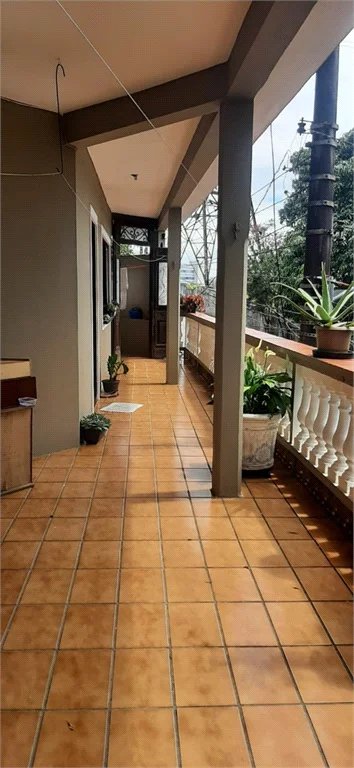 Sobrado à venda com 8 quartos em Jardim São Luís, São Paulo, SP