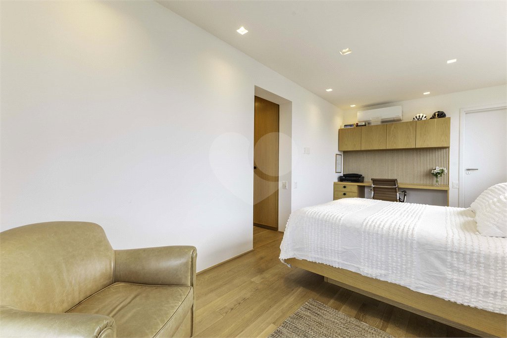 Apartamento à venda com 3 suítes em Jardim das Bandeiras, São Paulo, SP