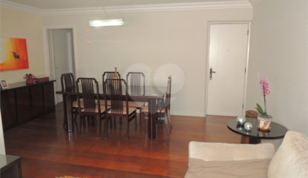 Apartamento à venda com 3 quartos, sendo 1 suíte,  em Santo Amaro, São Paulo, SP