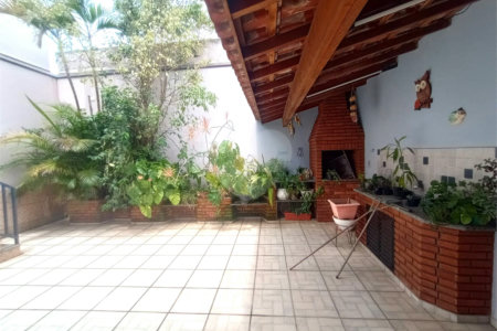Sobrado à venda com 4 quartos, sendo 1 suíte, em Vila Macedópolis, São Paulo, SP