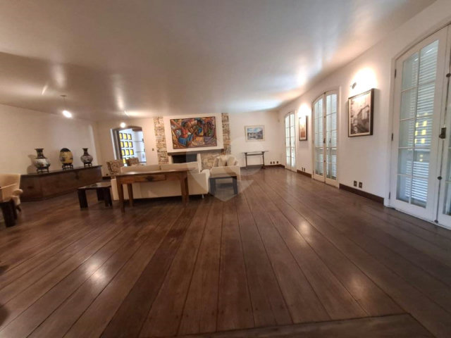 Casa à venda com 5 quartos, sendo 3 suítes,  em Alto da Boa Vista, São Paulo, SP