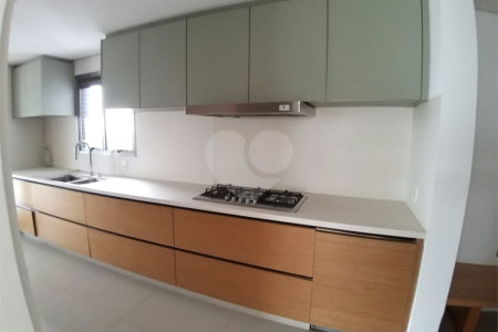 Apartamento à venda ou para alugar com 3 suítes em Pinheiros, São Paulo, SP