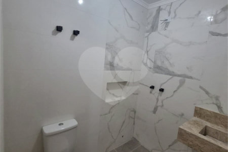 Sobrado à venda com 3 quartos, sendo 1 suíte, em Vila Romero, São Paulo, SP