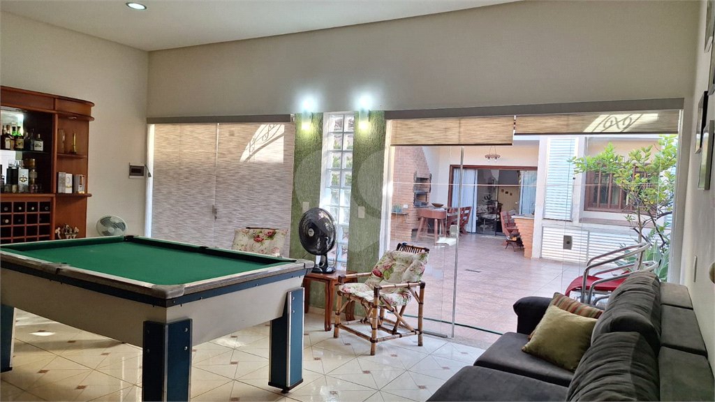Sobrado à venda com 3 quartos, sendo 1 suíte, em Jardim Saira, Sorocaba, SP