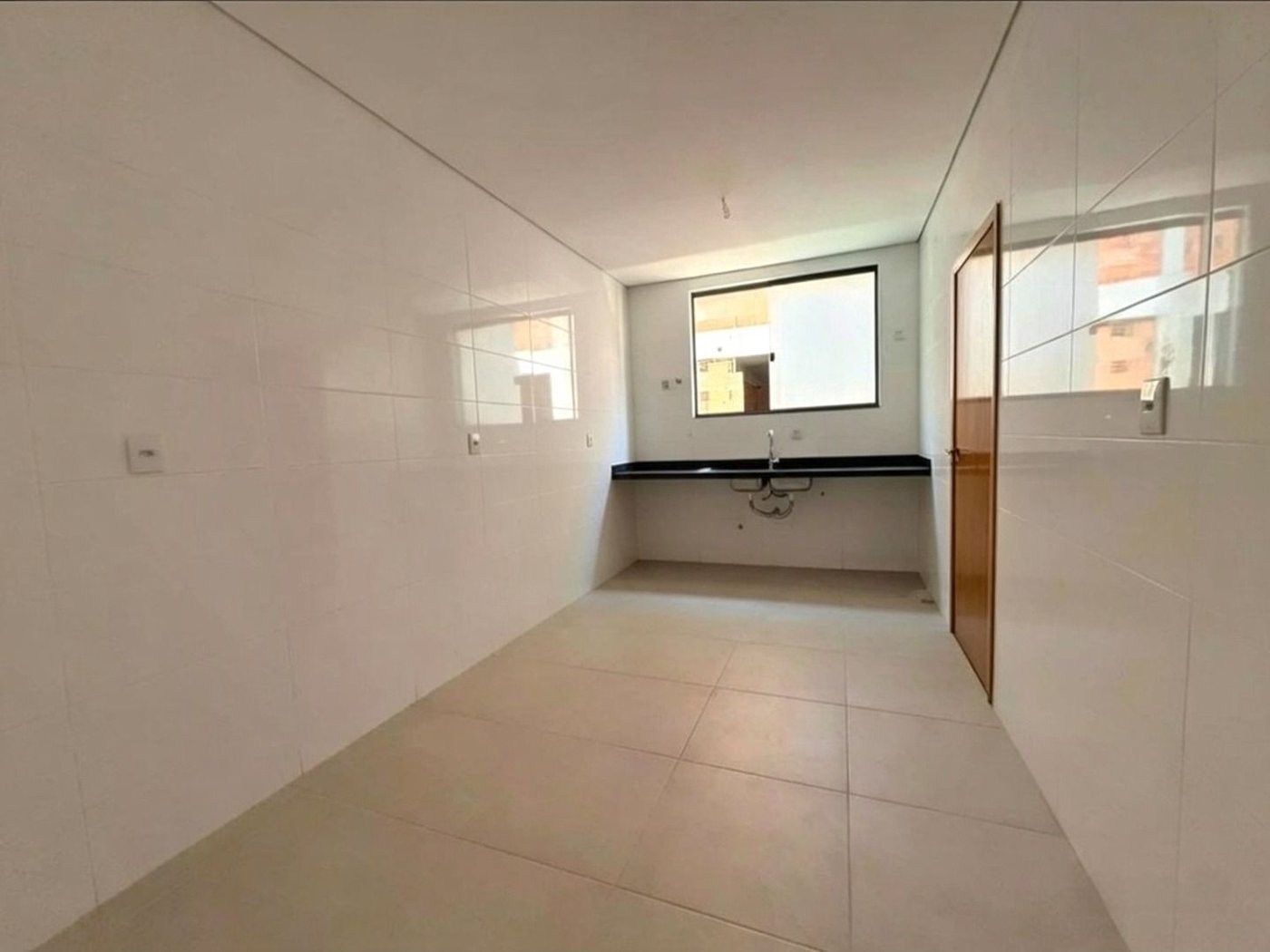 Sobreposta Alta à Venda na Aparecida em Santos | 3 Suítes | Piscina | Salão de Festas | 2 Vagas | 202 m²
