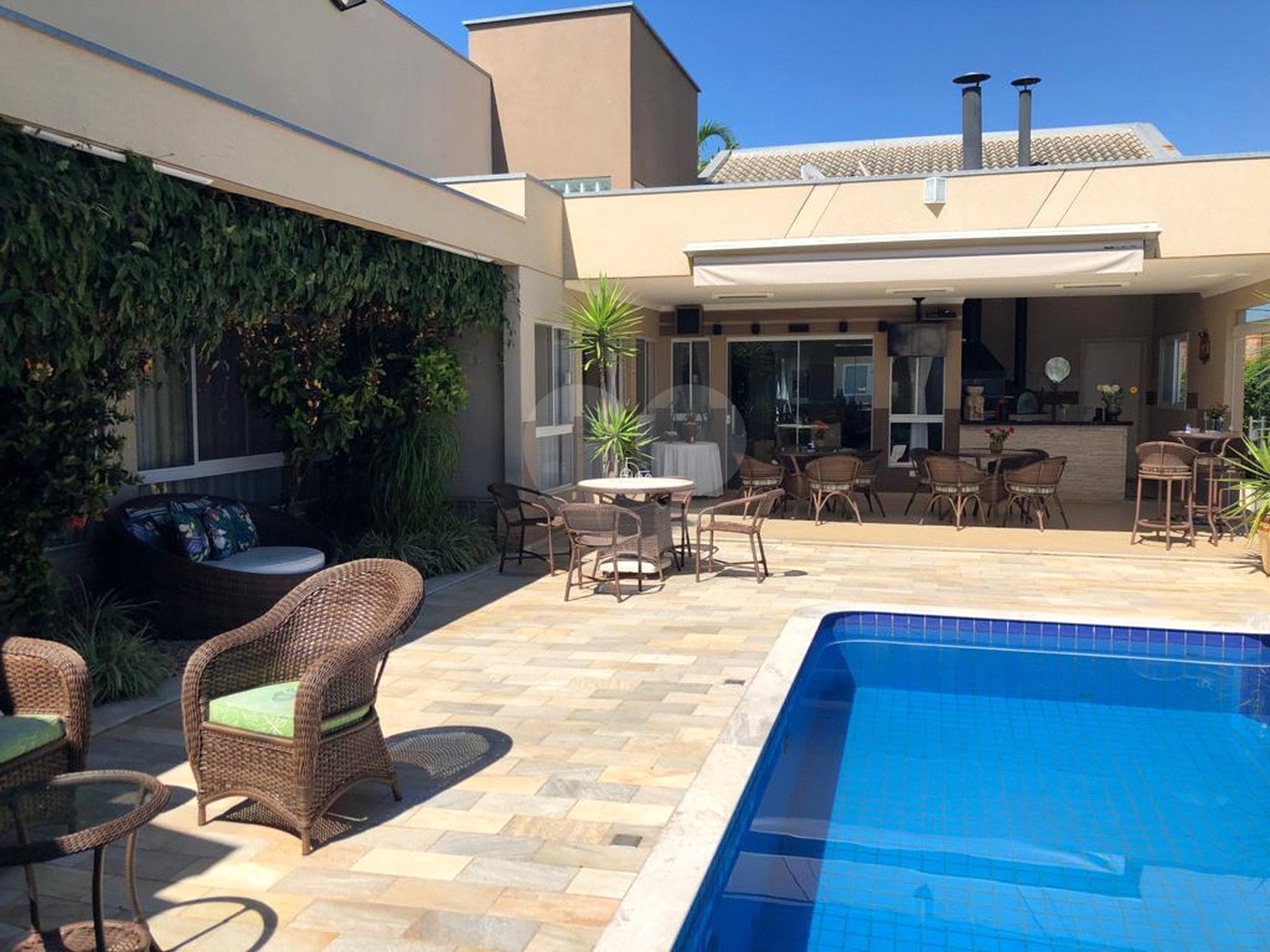 Casa à venda com 5 suítes no condomínio Terras de Mont Serrat, Salto - SP