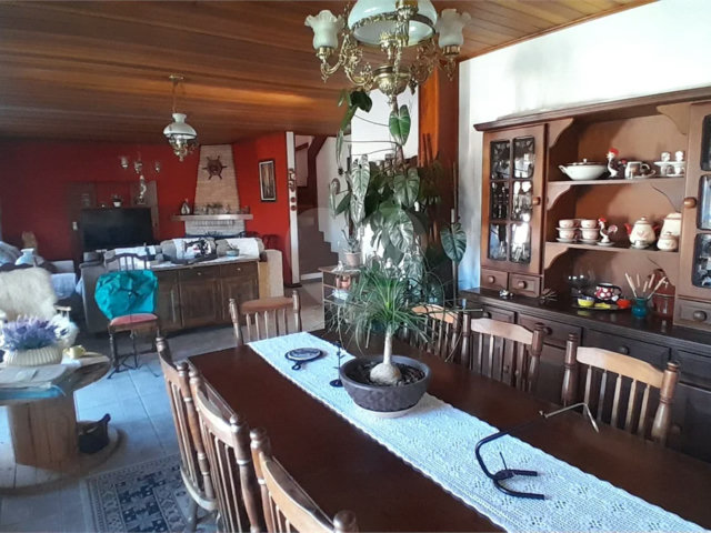 Sobrado à venda com 3 quartos, sendo 1 suíte,  em Vila Isabela, Campos do Jordão, SP