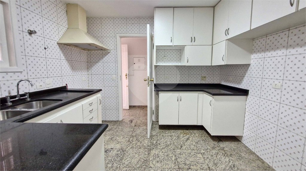 Casa à venda com 4 suítes no condomínio Jardim Vitória Régia, São Paulo - SP