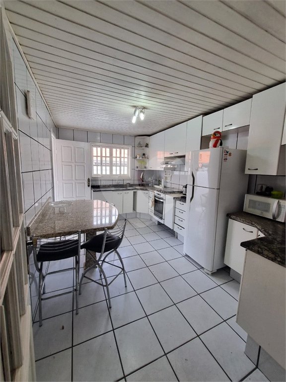 Casa à venda com 4 quartos, sendo 1 suíte, no condomínio Parque Ibiti do Paço, Sorocaba - SP