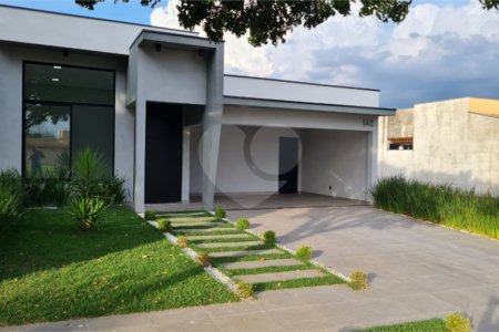 Casa à venda com 3 quartos, sendo 2 suítes, no condomínio Campos do Conde Ii, Paulínia - SP