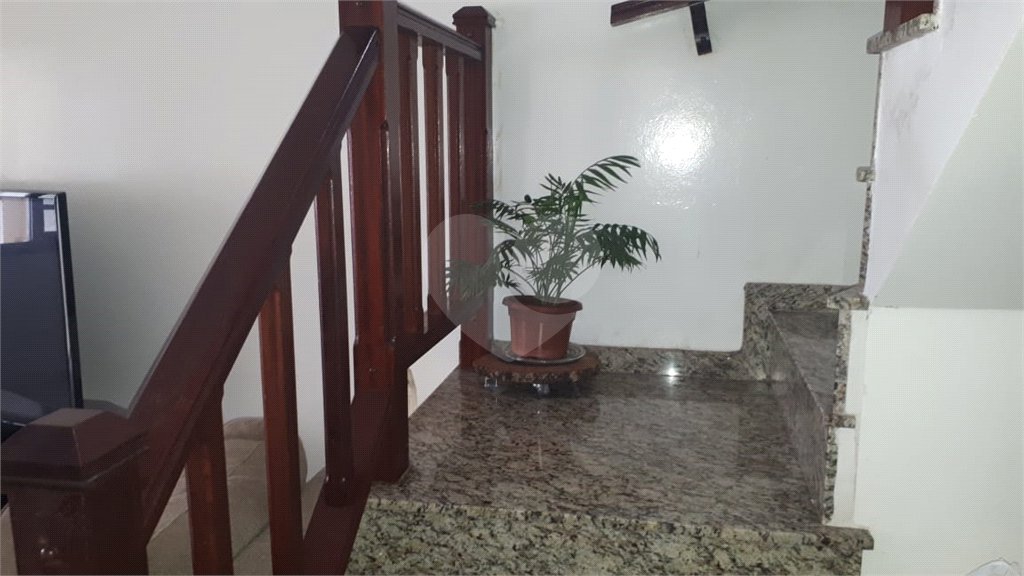 Sobrado à venda com 3 quartos, sendo 1 suíte,  em Vila Caputera, Mogi das Cruzes, SP