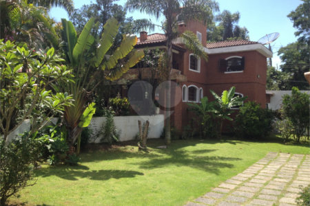 Casa à venda ou para alugar com 5 quartos, sendo 1 suíte, em Cumbari, Mairiporã, SP