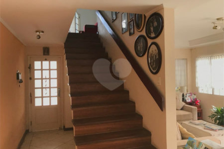 Casa à venda com 4 quartos, sendo 2 suítes,  em Jardim Armênia, Mogi das Cruzes, SP