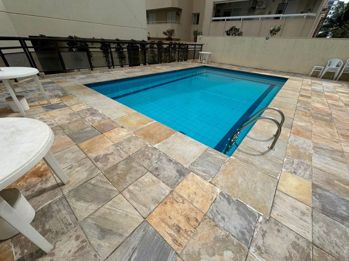 Apartamento com 3 dormitórios para alugar, 80 m² por R$ 4.000,02/mês - Balneário Cidade Atlântica - Guarujá/SP