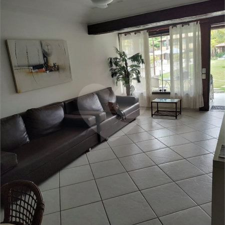 Casa em condomínio à venda com 2 quartos, sendo 1 suíte,  em Manguinhos, Armação dos Búzios, RJ