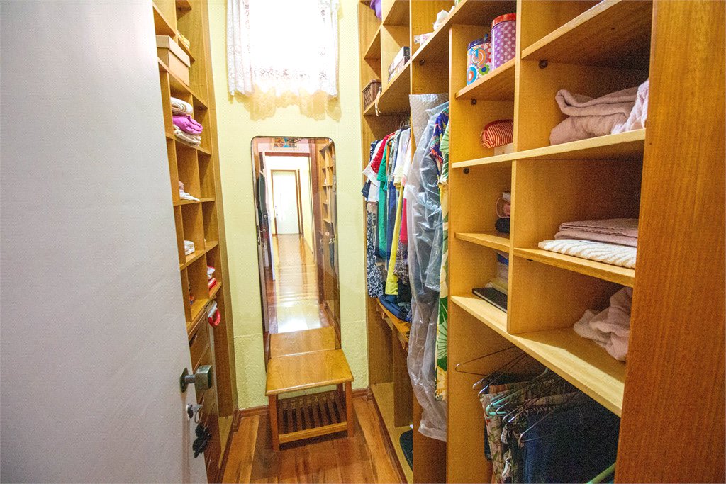 Casa à venda ou para alugar com 4 quartos, sendo 1 suíte, no Centro, São Roque, SP