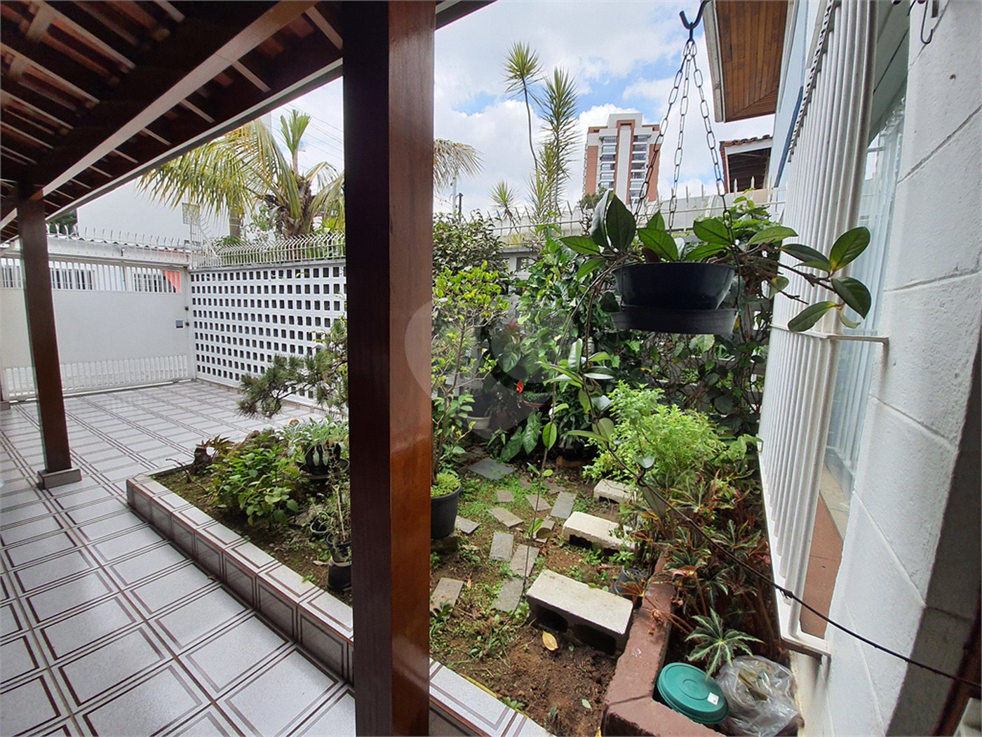 Sobrado à venda com 3 quartos, sendo 1 suíte,  em Jardim Rizzo, São Paulo, SP