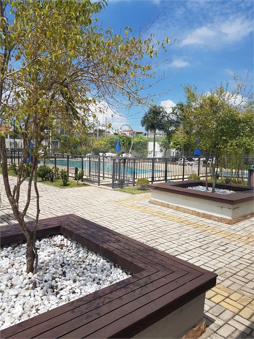 Casa à venda com 3 quartos, sendo 1 suíte, no condomínio Villa das Flores, Mogi das Cruzes - SP