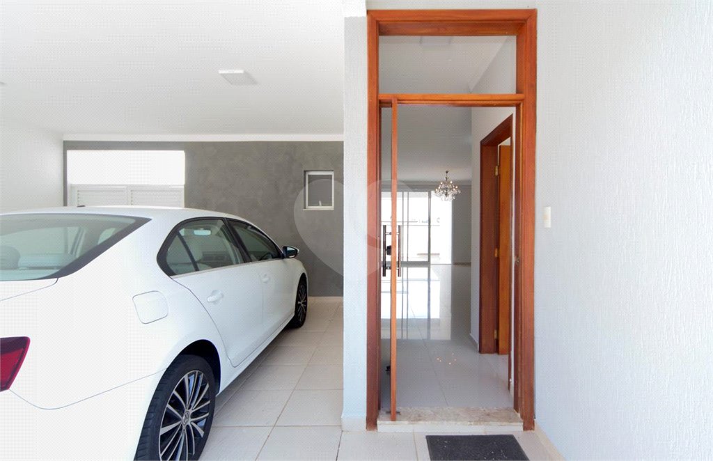 Casa à venda com 4 quartos, sendo 3 suítes,  no condomínio Parque Esplanada, Votorantim - SP