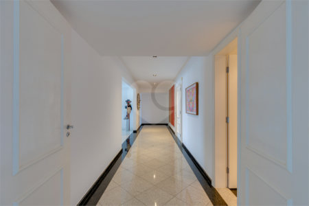 Apartamento à venda com 4 suítes em Alto da Boa Vista, São Paulo, SP