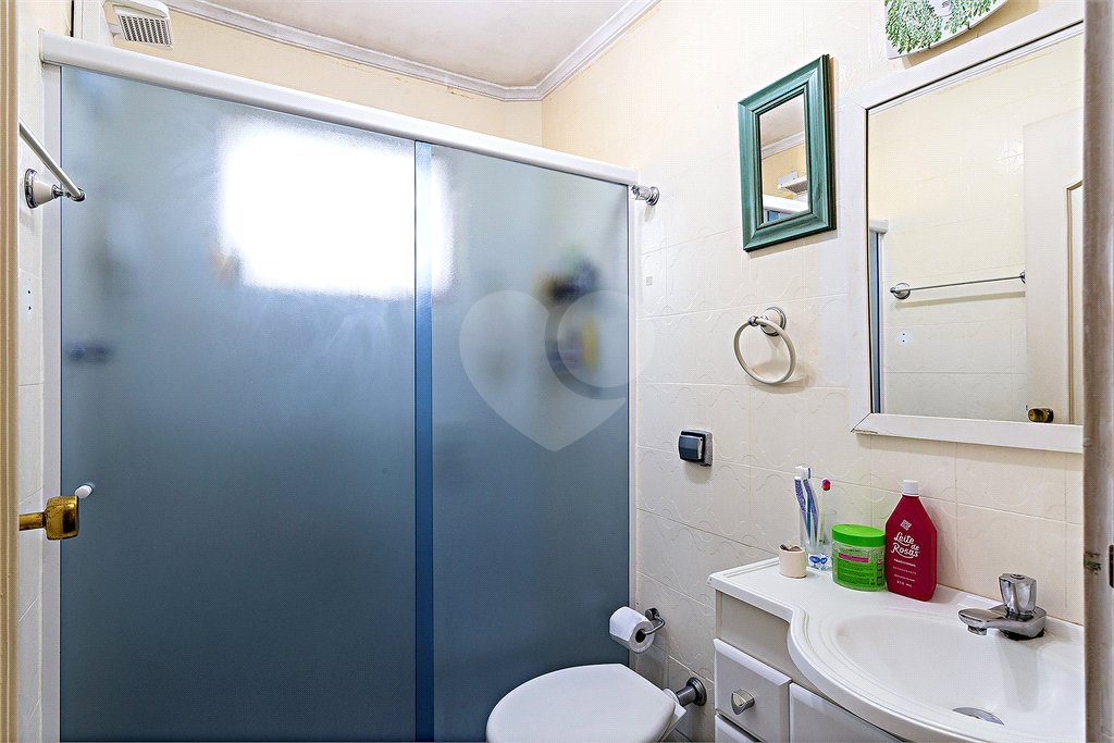 Casa à venda com 4 quartos, sendo 2 suítes, em Jardim Prudência, São Paulo, SP