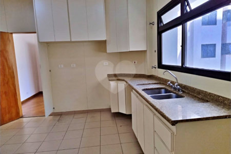 Apartamento à venda com 4 quartos, sendo 2 suítes,  em Indianópolis, São Paulo, SP