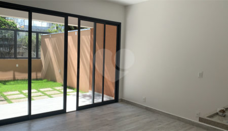 Apartamento à venda com 2 quartos, sendo 1 suíte,  em Alto da Boa Vista, São Paulo, SP