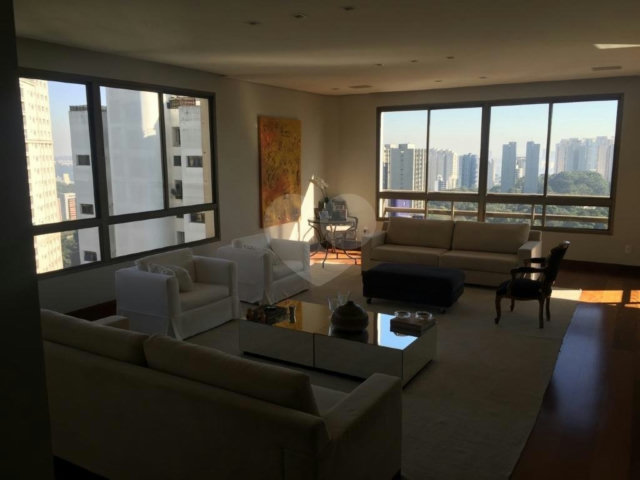 Apartamento à venda ou para alugar com 4 suítes em Morumbi, São Paulo, SP