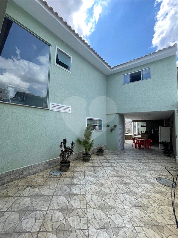 Casa à venda com 5 quartos, sendo 1 suíte, no condomínio Residencial Green Ville, Rio de Janeiro - RJ