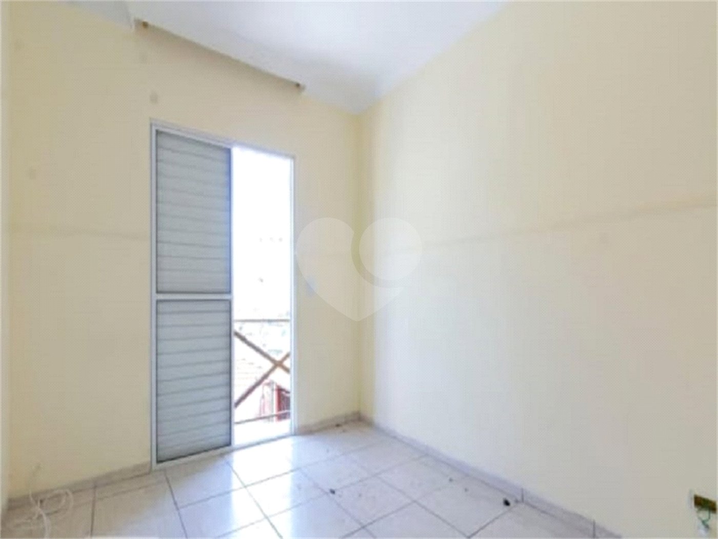 Casa para alugar com 2 quartos, sendo 1 suíte,  no condomínio Nova Carioba, São Paulo - SP