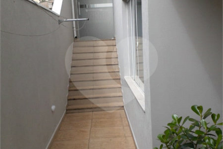 Sobrado à venda com 3 quartos, sendo 1 suíte,  no Centro, Elias Fausto, SP