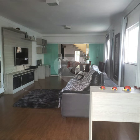 Sobrado à venda com 4 quartos, sendo 2 suítes, em Vila Mazzei, São Paulo, SP