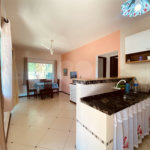 Casa em condomínio para alugar com 2 quartos, sendo 1 suíte, em Caravelas, Armação dos Búzios, RJ